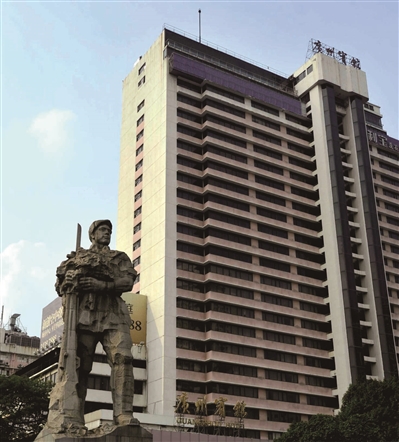 與廣州解放紀念像“同框”的廣州賓館