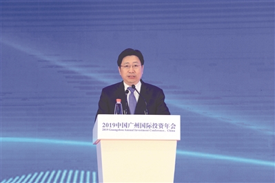 廣州市歷屆市委、市政府大膽嘗試、勇敢革新，將廣州打造成為中國(guó)與世界、開(kāi)放與創(chuàng)新的“超級(jí)連接器”?！T炯