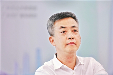 市人大代表、廣州市華安達實業(yè)有限公司董事長丘育華：鼓勵中小企業(yè)“走入”區(qū)塊鏈