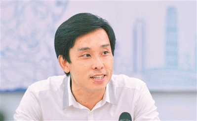 市人大代表、廣州廣播電視臺廣州新聞電臺黨支部書記兼副總監(jiān)徐宏：鄉(xiāng)村振興首先應(yīng)加快交通網(wǎng)絡(luò)建設(shè)