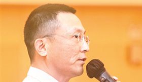 香港地區(qū)市政協(xié)委員、中國龍星行控股有限公司董事長鄭旭：多舉措刺激廣州汽車消費