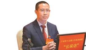 ?市人大代表國信信揚律師事務(wù)所主任林泰松：給企業(yè)發(fā)補貼改善女性就業(yè)環(huán)境