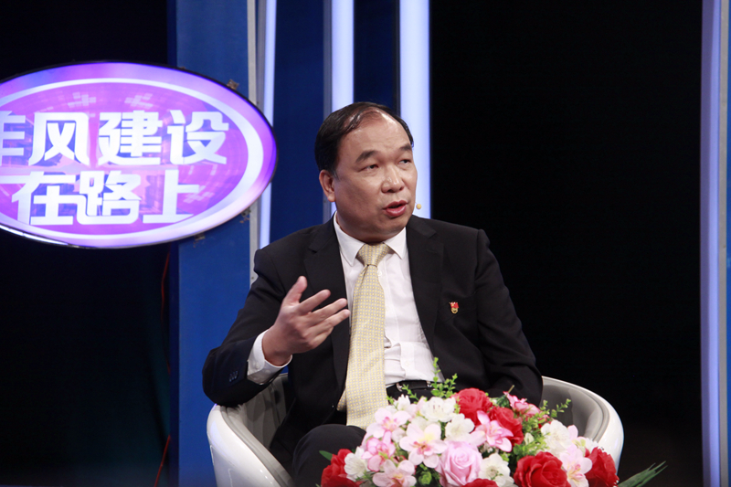 廣州市荔灣區(qū)區(qū)長做客作風(fēng)建設(shè)在路上