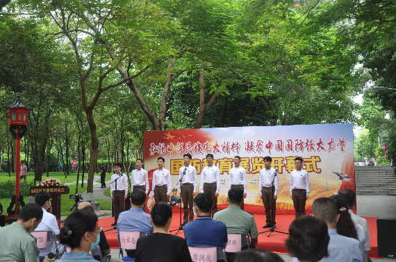 美術(shù)中學(xué)演唱.JPG