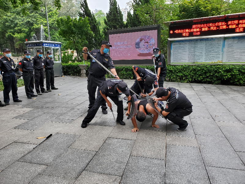 廣州市黃花崗公園節(jié)前強(qiáng)化應(yīng)急演練，確?！半p節(jié)”安全03.jpg