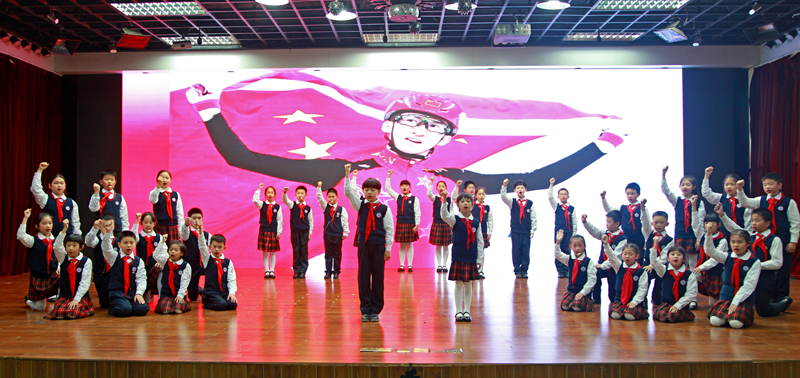 圖4：廣州市越秀區(qū)舊部前小學(xué)學(xué)生表演詩(shī)朗誦《我驕傲，我是中國(guó)人》.jpg