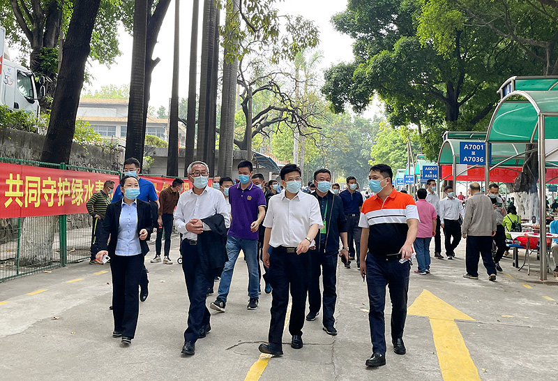 市政府副秘書長馬曙督導(dǎo)檢查清明祭掃服務(wù)保障工作.jpg