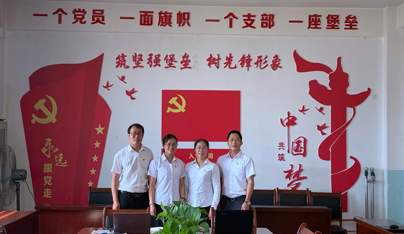 講師團(tuán)核心成員（左起：李森、鄭芳、余家穗、羅茂壽）.jpg