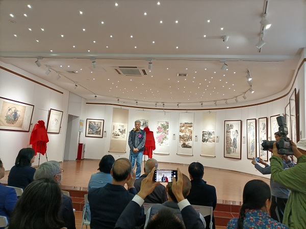 藝術顧問陳永鏘在開幕式上講話.jpg