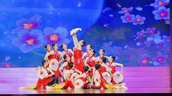 白云區(qū)少年宮《乞巧女兒心》2.jpg