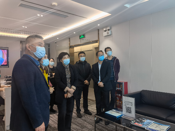3.23王詠賦副區(qū)長、何慶婷副主席到大東街開展走訪“暖企”行動1.jpg