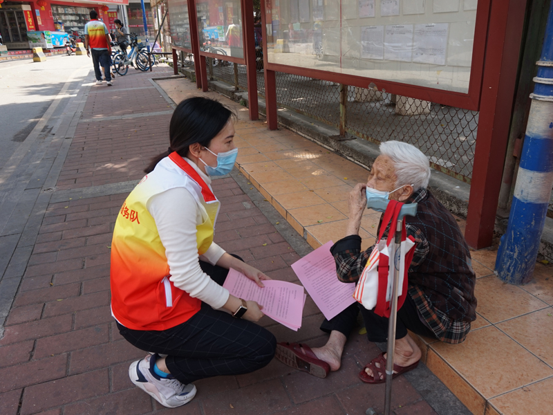 圖7：耐心進行防疫宣傳.jpg