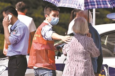 廣州全市上下動員起來 共同構(gòu)筑起疫情防控的堅強防線1.jpg