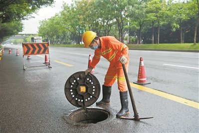 道路養(yǎng)護(hù)如何應(yīng)對(duì)暴雨？.jpg