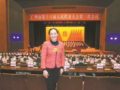 市人大代表潘小平：加快建設市緊急醫(yī)學救援指揮中心