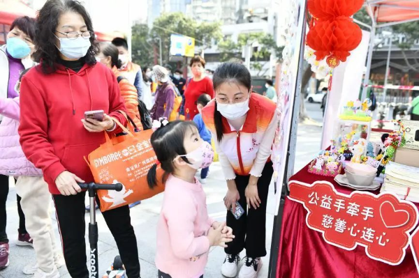書法展示、手工體驗、游戲互動……荔灣區(qū)彩虹街元宵活動精彩滿滿