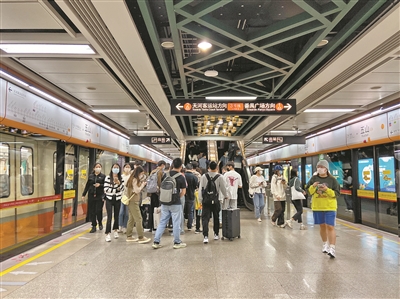 三號線客流明顯回升.jpg