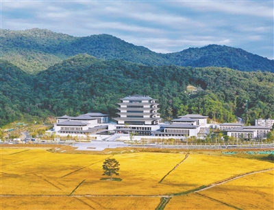 從化區(qū)委書記董可：奮力建設綠色發(fā)展示范區(qū)