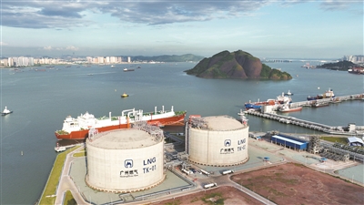 首船LNG抵達(dá)專用碼頭 廣州LNG應(yīng)急調(diào)峰氣源站項(xiàng)目即將全面投產(chǎn)