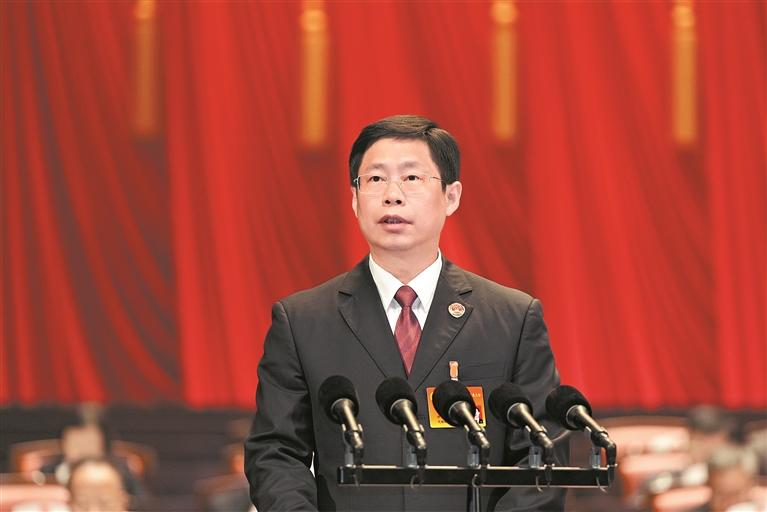 廣州市人民檢察院檢察長張健在廣州市第十六屆人大四次會議上作工作報告