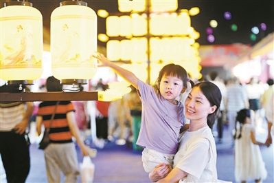 廣州動(dòng)態(tài)調(diào)整公交線路 12條定制專線帶你暢玩中秋