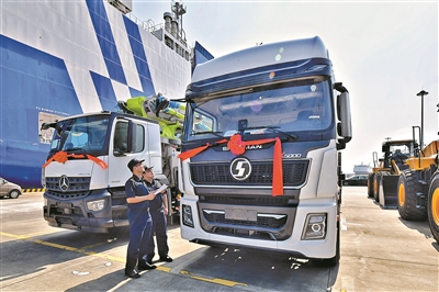 國(guó)慶期間廣州南沙口岸汽車(chē)出口火熱