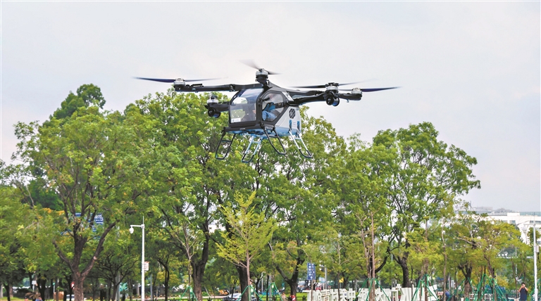 低空經(jīng)濟(jì)如何乘勢(shì)“高飛”？代表委員建言進(jìn)一步夯實(shí)產(chǎn)業(yè)基礎(chǔ)、拓展應(yīng)用場(chǎng)景