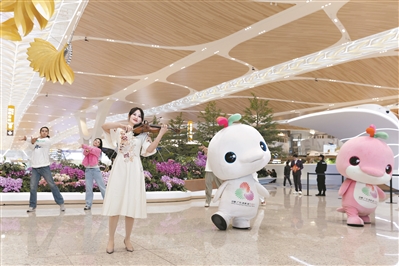 “大灣雞”快閃拜年萌趣送“?！?/></a>
                        <b></b>
                        <span id=